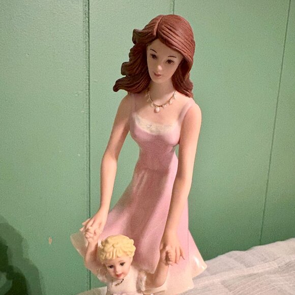 Lenox SEASIDE STROLL by Sandra Kuck 7.5" Figurine Mother & Daughter - Picture 2 of 6